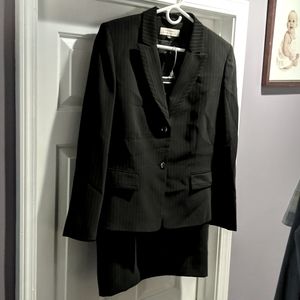 Tahari Black Pinstripe skirt suit size 14